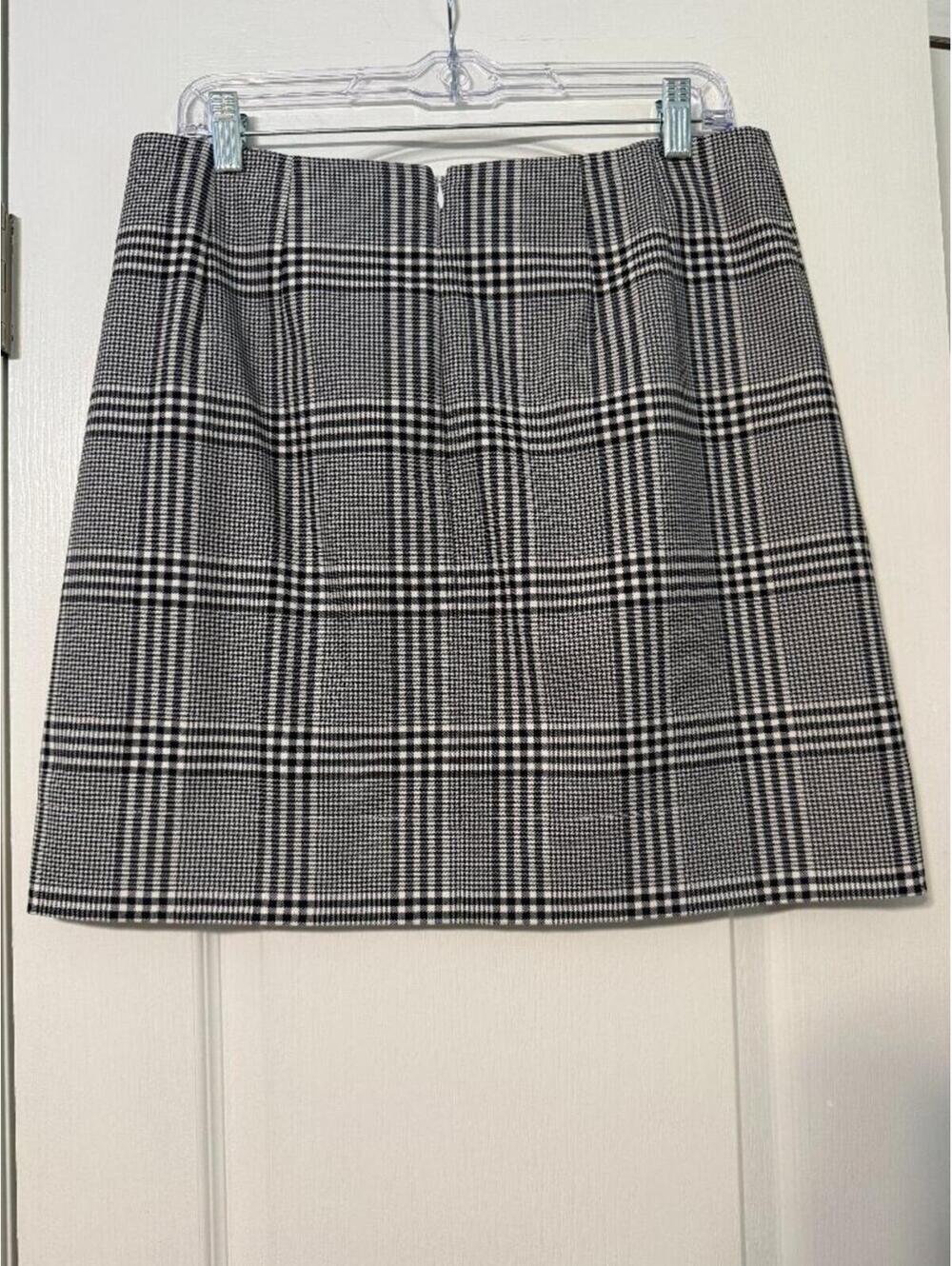Loft Outlet Black & White Plaid Mini Skirt Size 8 - Picture 2 of 8